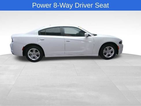 Used 2022 Dodge Charger SXT RWD image 9