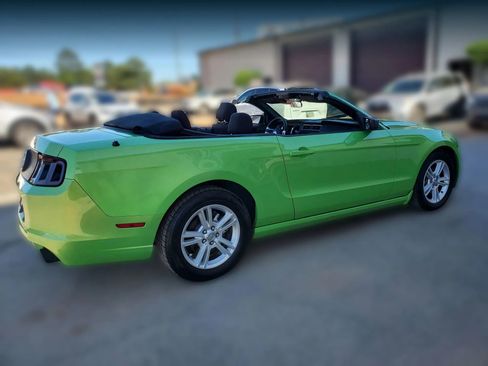 Used 2013 Ford Mustang Convertible RWD image 15