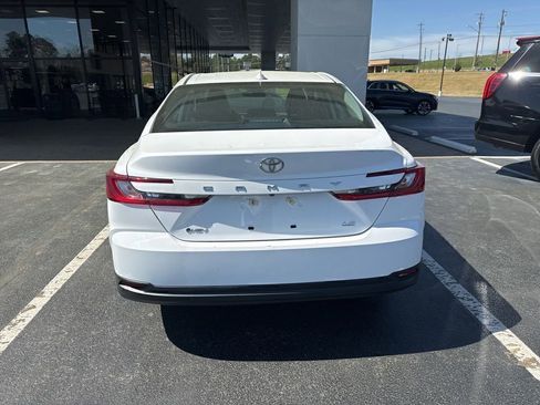 Used 2025 Toyota Camry LE image 4