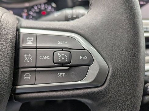 Used 2024 Jeep Compass Limited image 16