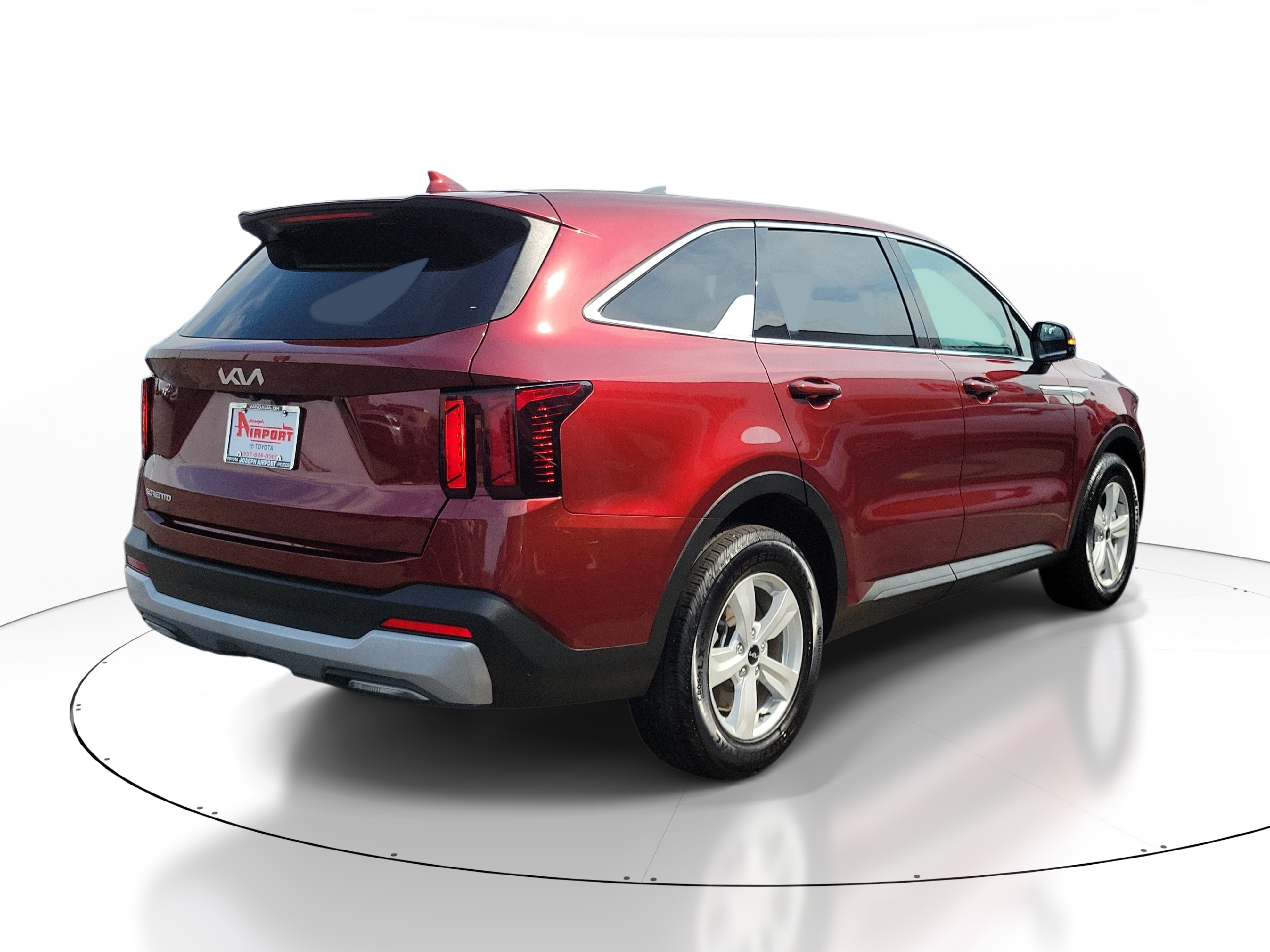 Used 2025 Kia Sorento LX FWD image 4