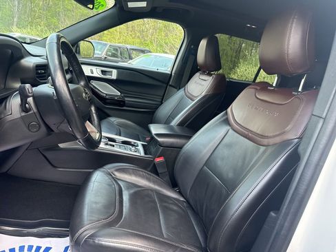 Used 2022 Ford Explorer Platinum w/ Equipment Group 601A AWD/4WD image 15