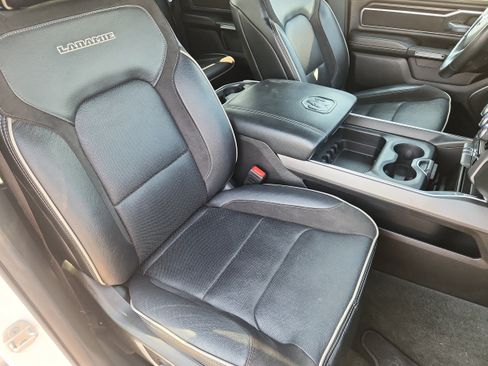 Used 2024 RAM 1500 Laramie AWD/4WD image 14