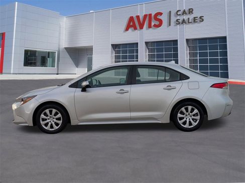 Used 2025 Toyota Corolla LE image 10