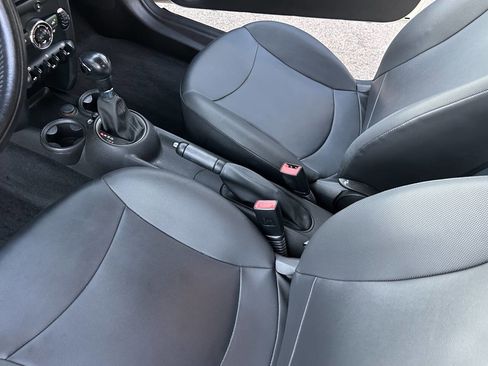 Used 2011 MINI Cooper Hardtop image 17