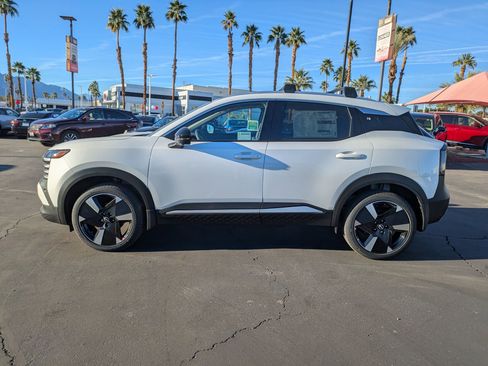 New 2026 Nissan Kicks SR w/ Cold Weather Package AWD/4WD image 3