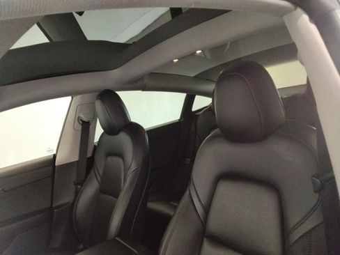 Used 2021 Tesla Model 3 Standard Range Plus image 22