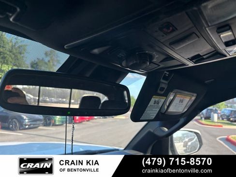 Used 2022 Toyota Tacoma TRD Off-Road w/ TRD Premium Off Road Package AWD/4WD image 22