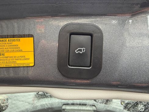 Used 2011 Toyota Venza AWD w/ Convenience Pkg image 95