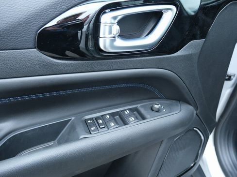 New 2026 Jeep Compass Latitude image 26