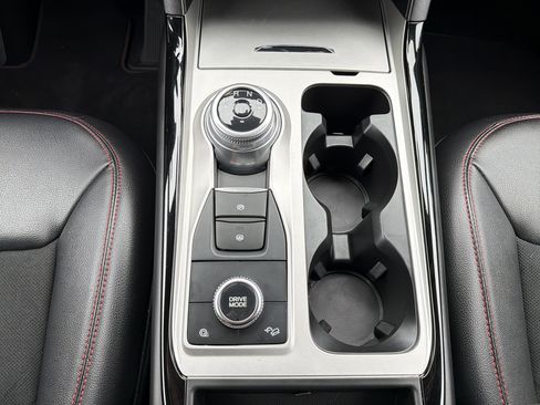 Used 2023 Ford Explorer ST-Line image 23