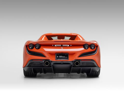 Certified 2022 Ferrari F8 Tributo image 9