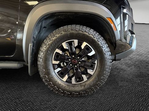 Used 2023 Nissan Frontier PRO-4X w/ Pro Convenience Package AWD/4WD image 11