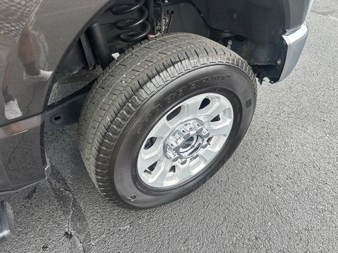 Used 2024 Ford F250 XLT image 9