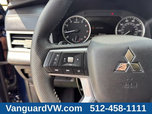 Used 2025 Mitsubishi Outlander SE FWD image 20