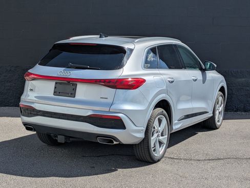 Certified 2025 Audi Q5 Premium Plus w/ Premium Plus AWD/4WD image 6