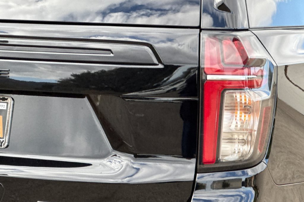 Used 2023 Chevrolet Tahoe RST AWD/4WD image 35