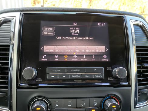 Used 2021 Nissan Titan SV AWD/4WD image 26