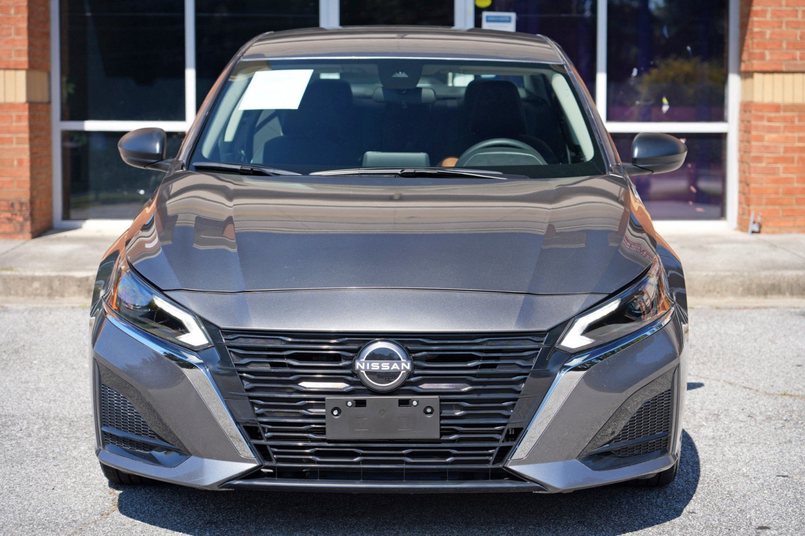 Used 2025 Nissan Altima 2.5 SV FWD image 40