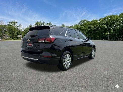 Used 2022 Chevrolet Equinox LT w/ Driver Convenience Package AWD/4WD image 9