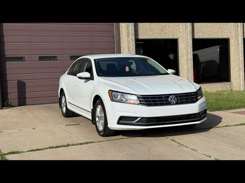 Used 2017 Volkswagen Passat 1.8T S FWD image 1
