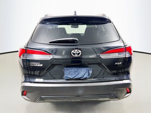 Used 2024 Toyota Corolla Cross XLE FWD image 6