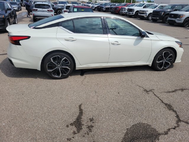 Used 2023 Nissan Altima 2.5 SR FWD image 6