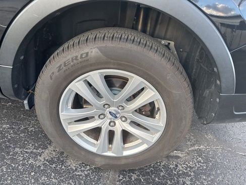 Used 2018 Ford Explorer XLT image 42