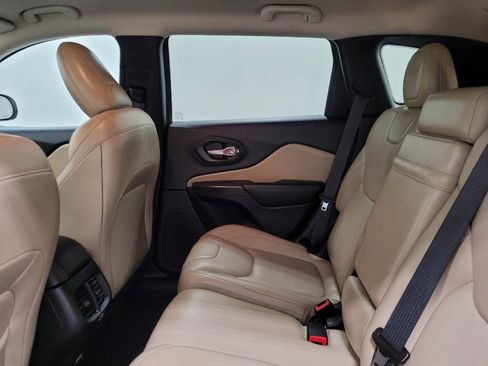 Used 2016 Jeep Cherokee Limited FWD image 18