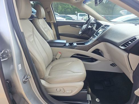 Used 2017 Lincoln MKX Select w/ Select Plus Package FWD image 14