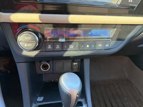 Used 2015 Toyota Corolla LE image 20