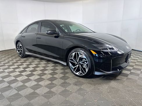 Used 2024 Hyundai Ioniq 6 SEL image 2