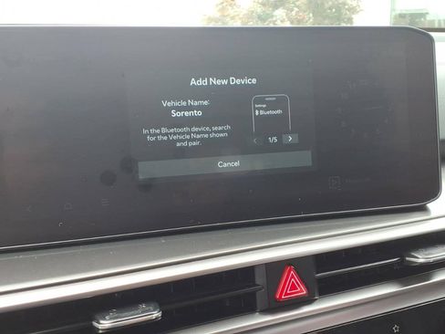 Used 2025 Kia Sorento LX FWD image 8