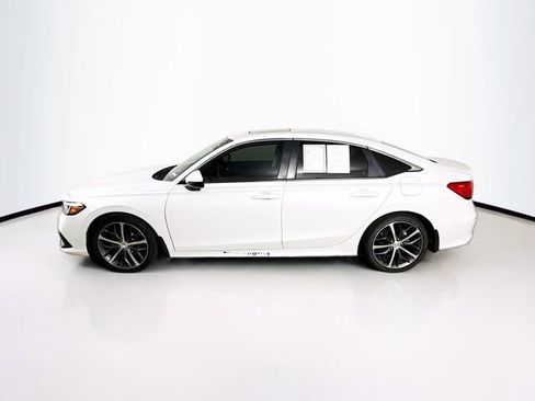 Used 2022 Honda Civic Touring image 7