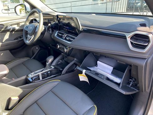 Used 2024 Chevrolet TrailBlazer ACTIV w/ Convenience Package FWD image 19