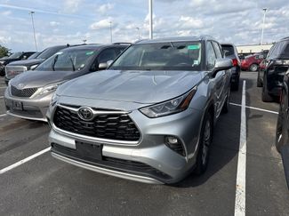 Used 2021 Toyota Highlander Platinum AWD/4WD video 1