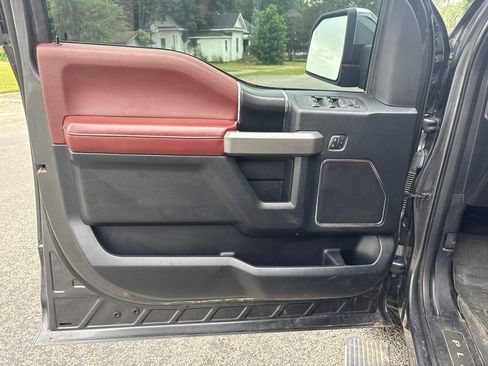 Used 2020 Ford F150 Platinum w/ Equipment Group 701A Luxury AWD/4WD image 13