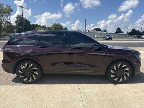 Used 2024 Lincoln Nautilus Reserve w/ Equipment Group 202A AWD/4WD image 3
