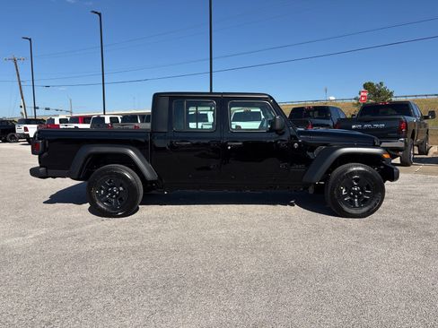 New 2026 Jeep Gladiator Sport image 7