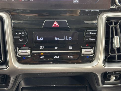 Used 2022 Kia Sorento S image 26