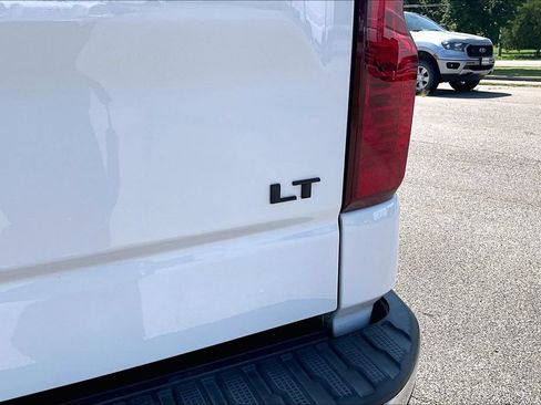 Used 2019 Chevrolet Silverado 1500 LT w/ Convenience Package AWD/4WD image 11
