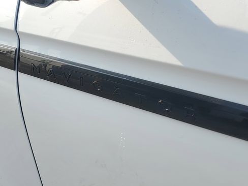 New 2026 Lincoln Navigator Reserve w/ Jet Appearance Package image 7