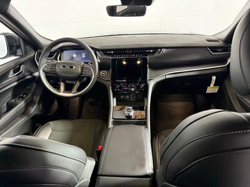 New 2025 Jeep Grand Cherokee L Altitude AWD/4WD image 18