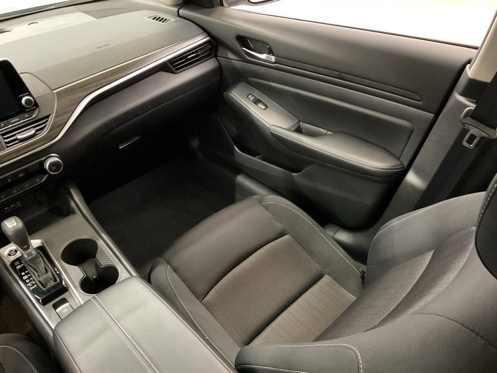 Used 2025 Nissan Altima 2.5 SV AWD/4WD image 17