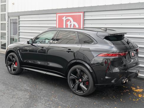 Used 2022 Jaguar F-PACE SVR image 43