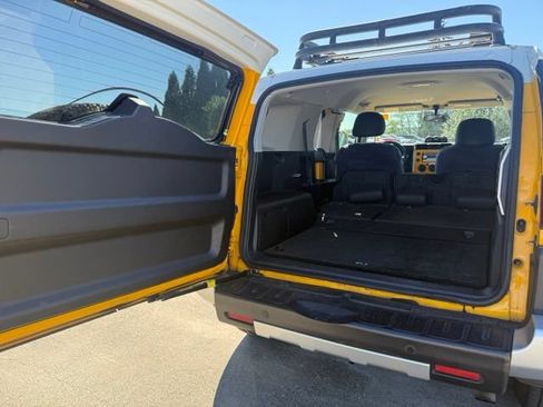 Used 2007 Toyota FJ Cruiser 4WD w/ Upgrade Pkg 2 image 10