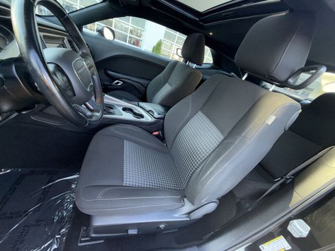 Used 2021 Dodge Challenger SXT RWD image 13