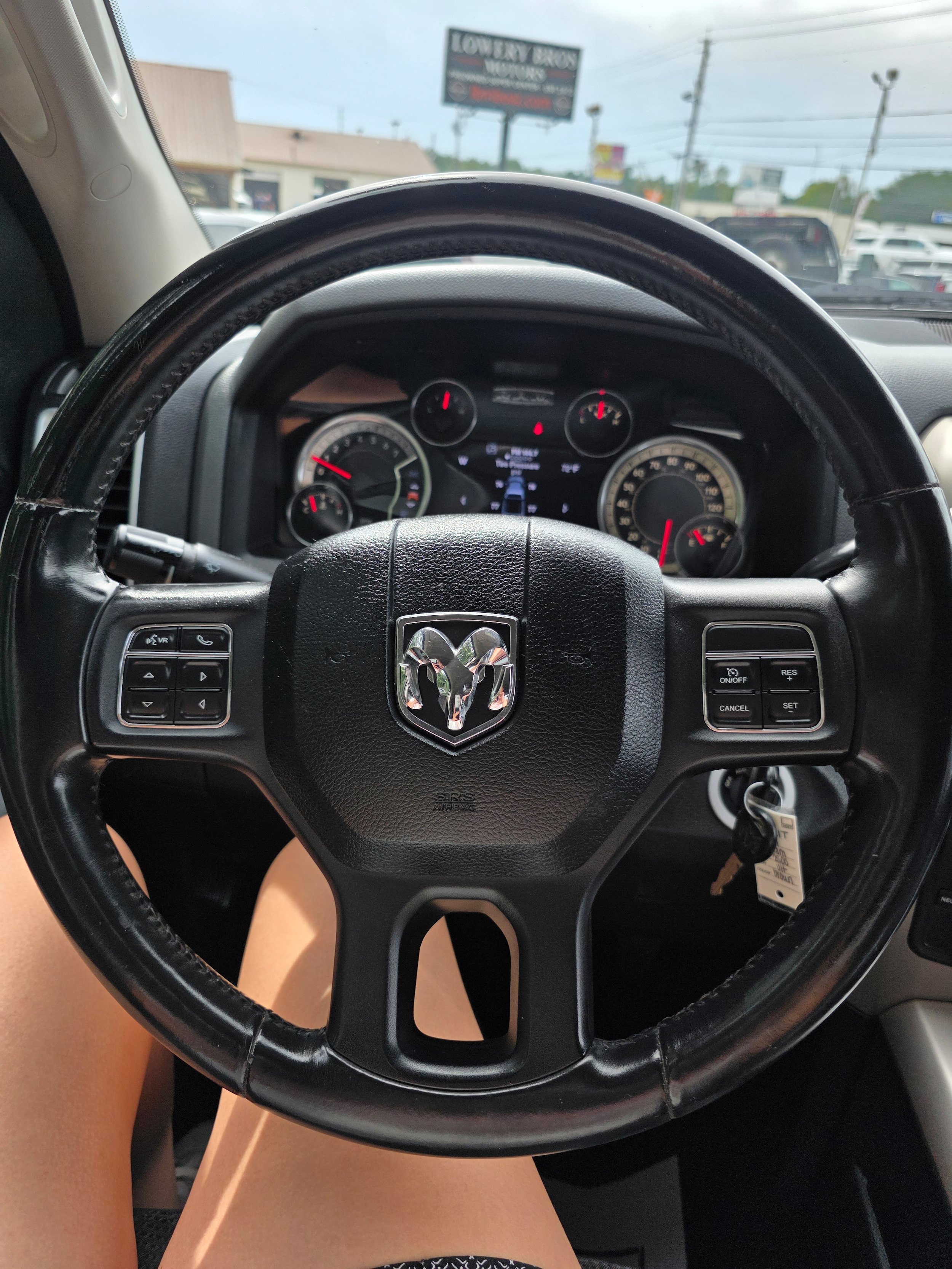 Used 2014 RAM 2500 SLT w/ Luxury Group AWD/4WD image 10
