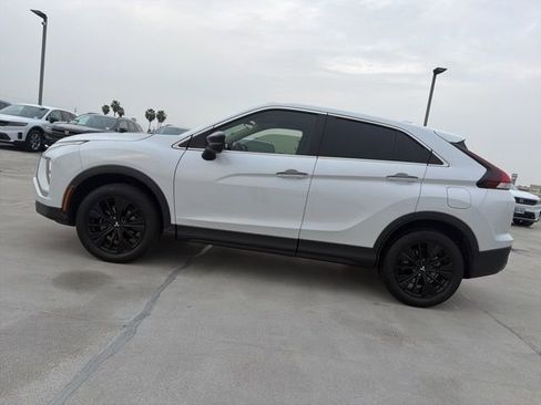 Used 2022 Mitsubishi Eclipse Cross LE image 5