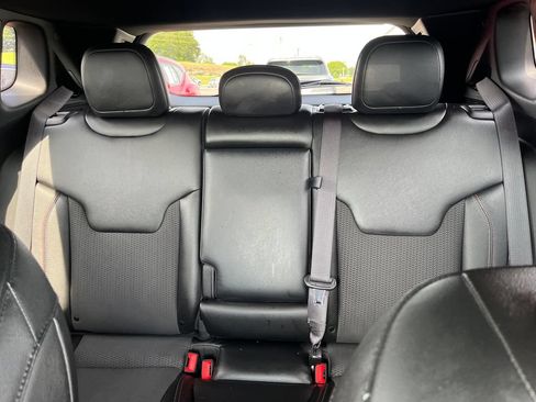 Used 2025 Jeep Compass Trailhawk AWD/4WD image 13